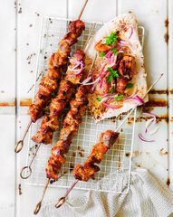 Шашлык свиной с&nbsp;маринованным луком