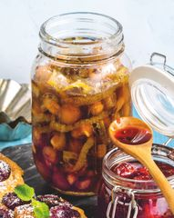 Варенье из желтой черешни с фундуком