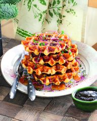 Вафли с курицей и кленовым сиропом