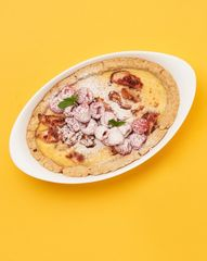 Яблочно-малиновый пирог с муссом из хурмы