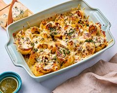 Запеканка из конкильони, фаршированных сыром