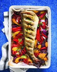 Запеченная треска с овощами