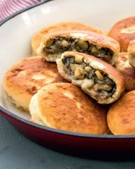 Жареные пирожки с баклажанами и мясом