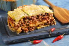 Мясная запеканка с&nbsp;кабачками