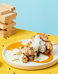 Рулетики из индейки с сыром и тыквенно-айвовым кремом