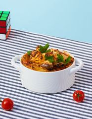 Запеканка из макарон с сыром, ветчиной и помидорами черри