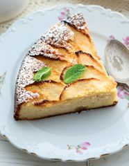 Нежный творожный пирог с яблоками