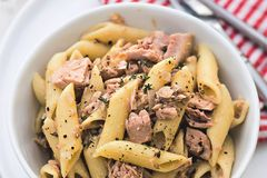 Макароны по-флотски с тунцом