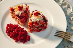 Винегрет с кислой капустой и моченой клюквой