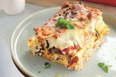 Каннеллони с индейкой