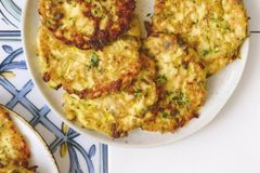 Кабачково-сырные оладьи