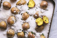 Запеченный картофель по-португальски