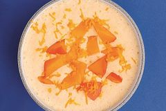 Апельсиновый йогурт с хурмой