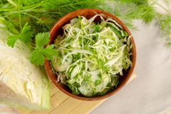 Салат из свежей капусты с огурцом