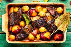 Мясо с фруктами в духовке