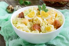 Салат с копчёной курицей и пекинской капустой