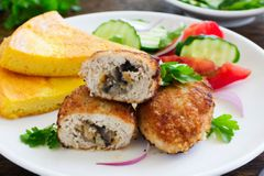 Зразы мясные с грибами