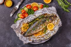 Скумбрия, запечённая в фольге