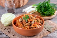 Тушёная капуста с грибами