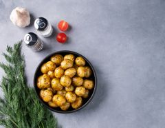 Молодая картошка в духовке с чесноком