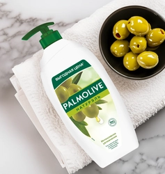 Гель для душа PALMOLIVE Натурэль Интенсивное увлажнение Олива и увлажняющее молочко, 750мл