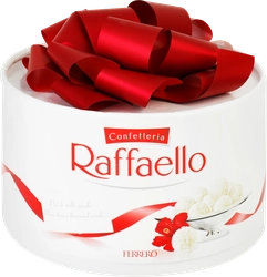 Конфеты RAFFAELLO с цельным миндальным орехом в кокосовой обсыпке, 200г