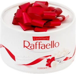 Конфеты RAFFAELLO с цельным миндальным орехом в кокосовой обсыпке, 100г