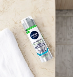 Гель для бритья NIVEA Men Одним движением, без спирта, для чувствительной кожи, 201мл