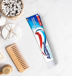 Зубная паста AQUAFRESH Формула тройной защиты освежающе-мятная, 125мл