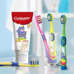 Зубная щетка детская COLGATE ультрамягкая, 2–5 лет