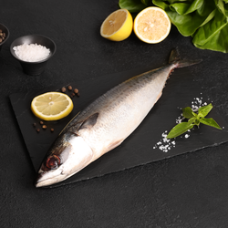 Скумбрия Атлантическая ЛЕНТА FRESH непотрошеная с головой 400г+ (из 
замороженного сырья), весовая