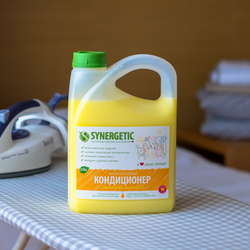 Кондиционер-ополаскиватель для белья SYNERGETIC Цветочная фантазия, 2,75л