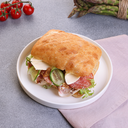 Брускетта ЛЕНТА FRESH с карбонадом, салями и горчичным соусом, 250г