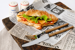 Круассан ЛЕНТА FRESH с копченой грудкой и соусом Макси-бургер, 170г