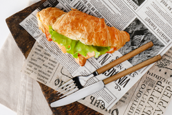 Круассан ЛЕНТА FRESH с копченой грудкой и соусом Макси-бургер, 170г