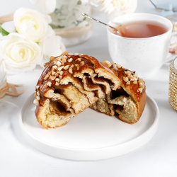 Булочка с корицей и карамельным сиропом, 110г